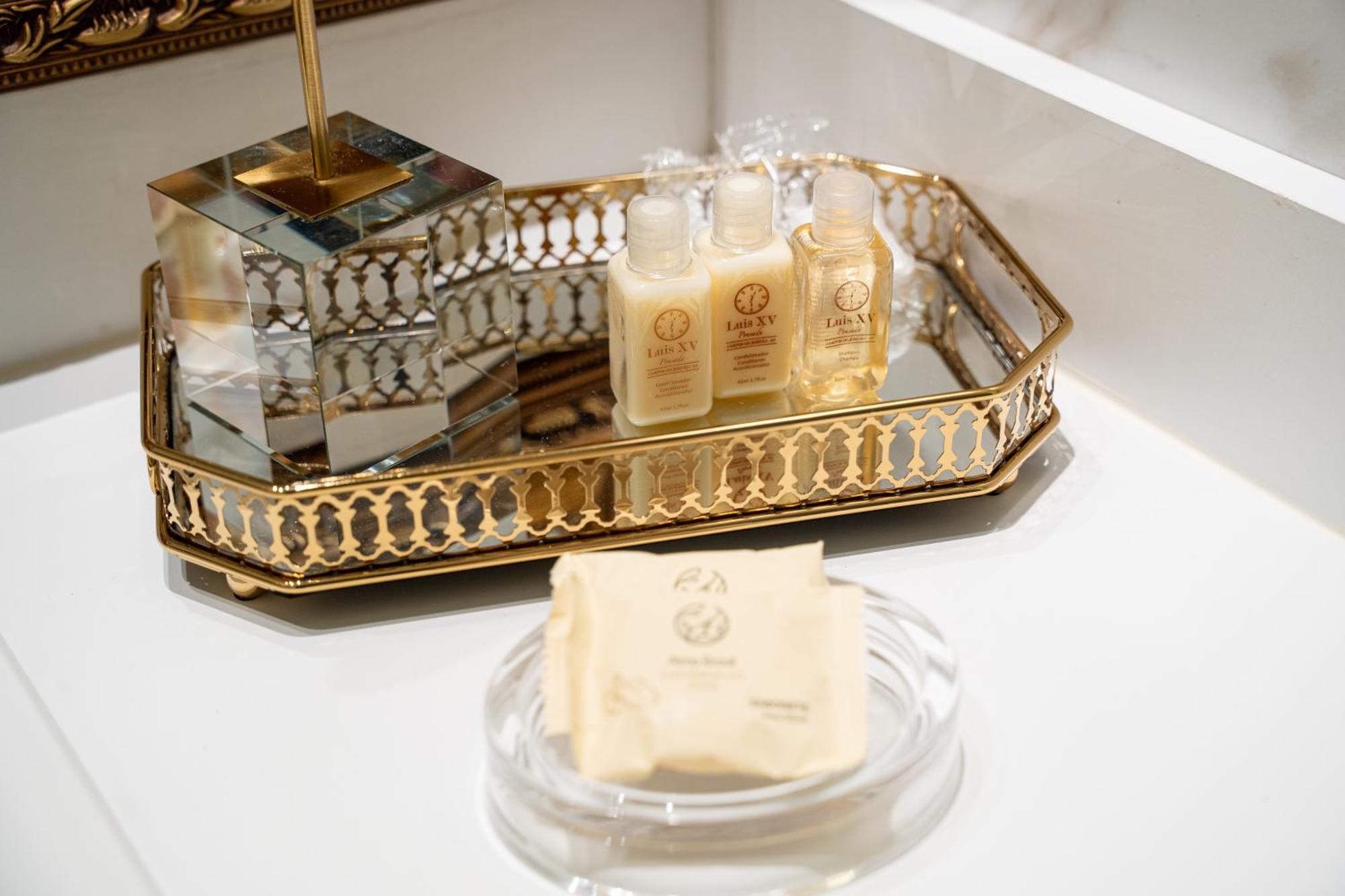 Pousada Luis XV Campos do Jordão Εξωτερικό φωτογραφία Soap