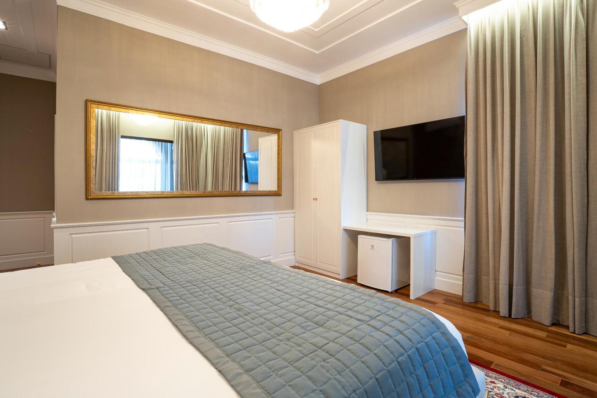 Pousada Luis XV Campos do Jordão Εξωτερικό φωτογραφία A bedroom at the hotel
